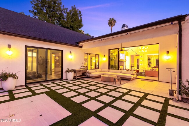 Building Photo - 2912 E Pierson St