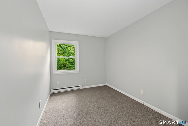 Building Photo - 6 Irving Pl
