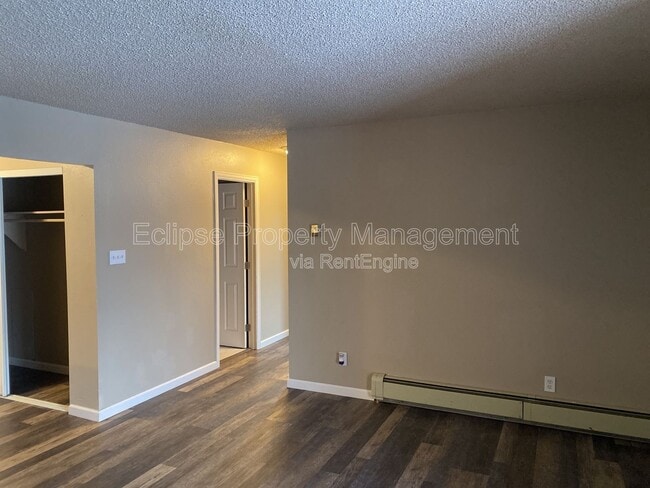 Building Photo - 502 Bell Ct