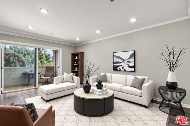 Primary Photo - 501 Palisades Dr