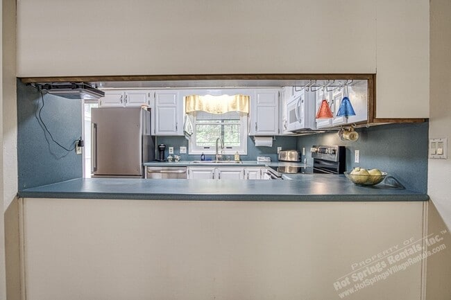 Building Photo - Central Hot Springs Village/Home/Unfurnished
