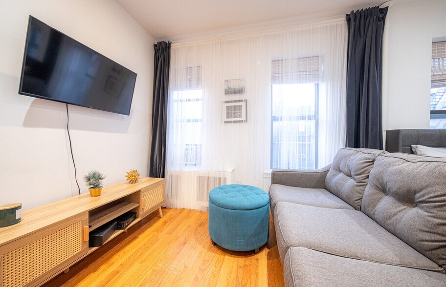 Building Photo - 317 E 75th St