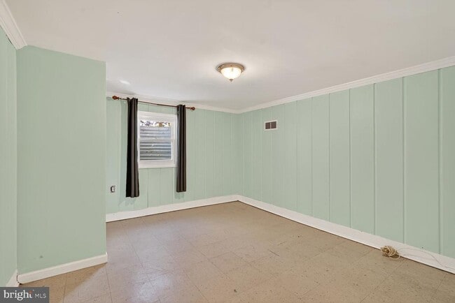 Building Photo - 224 University Blvd E