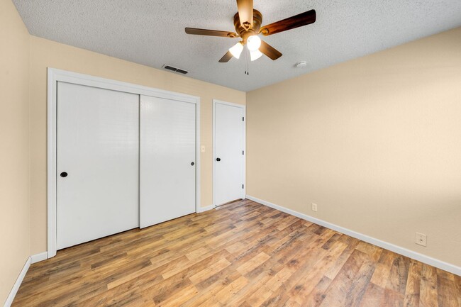 Building Photo - Charming Single-Story 3 Bed Home Two Car Garage & Spacious Yard!