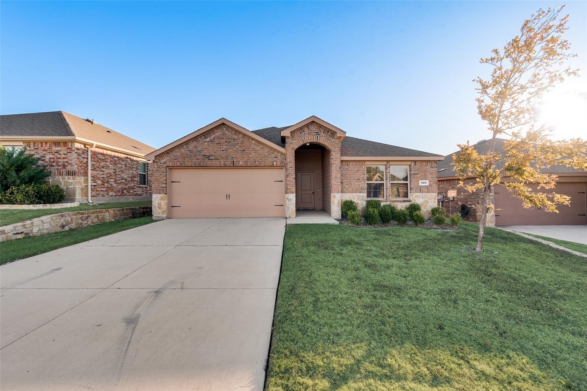 Building Photo - 968 English Dr