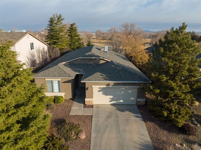 Building Photo - 4 bedroom 2 bath home in Highlands Ranch neighborhood in Chino Valley