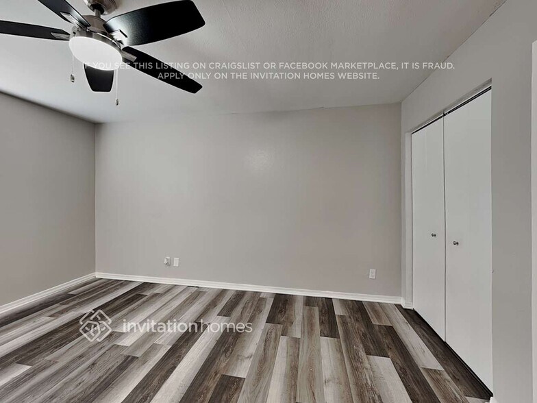 Building Photo - 3401 W Belmont Ave