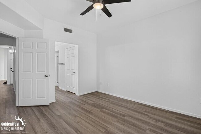 Building Photo - Beautiful 2Bdm 2Ba Condo with Community Pool in Glendale!
