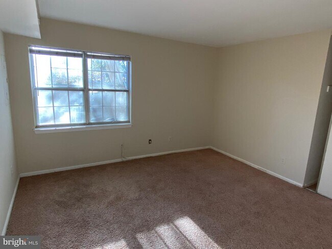Building Photo - 13701 Autumn Vale Ct