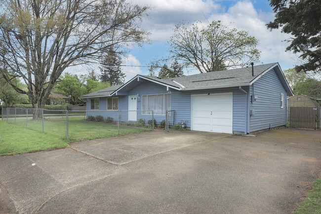 Building Photo - 2641 SE 168th Ave