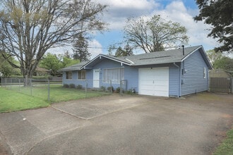 Building Photo - 2641 SE 168th Ave