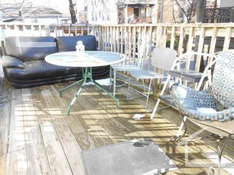 Primary Photo - 216 Freeman St
