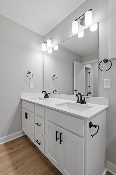 Building Photo - 13130 ISETTA CIR NE