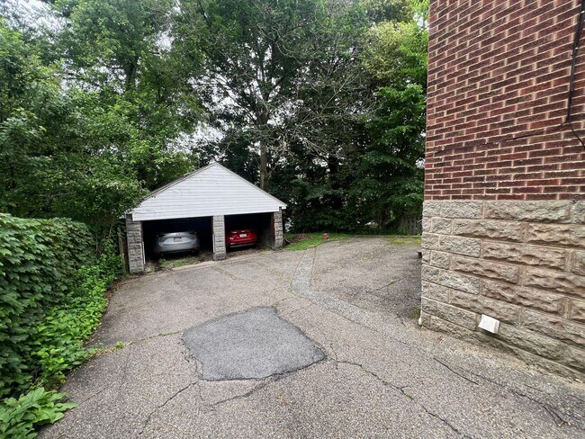 Building Photo - 1547 McFarland Rd
