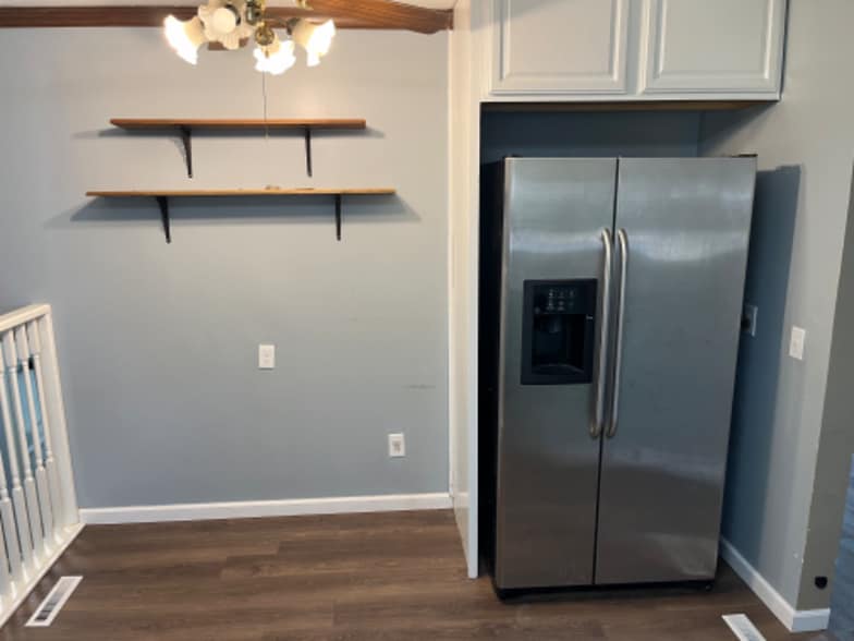 Building Photo - 609 Edgewood Dr