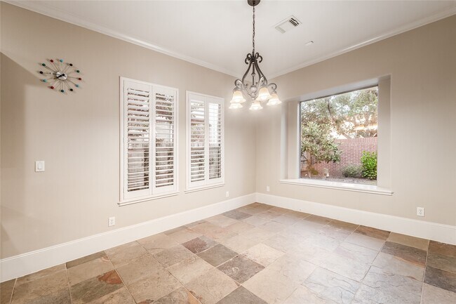 Building Photo - 4222 Stonebrook Ln