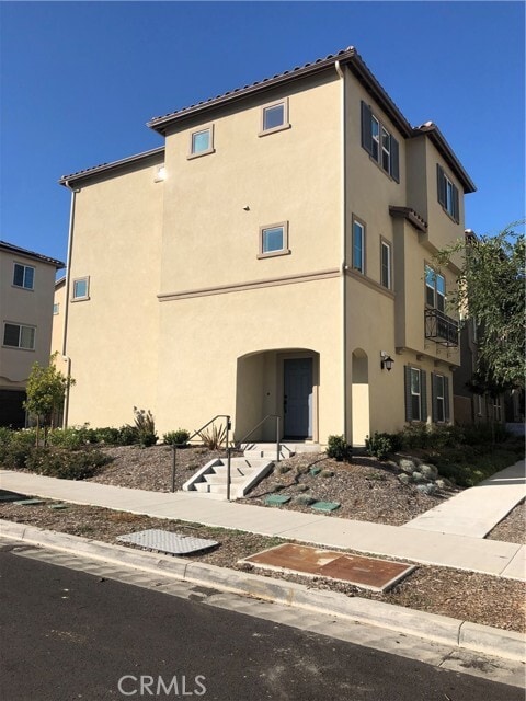 Building Photo - 27658 Rockcrest Rd