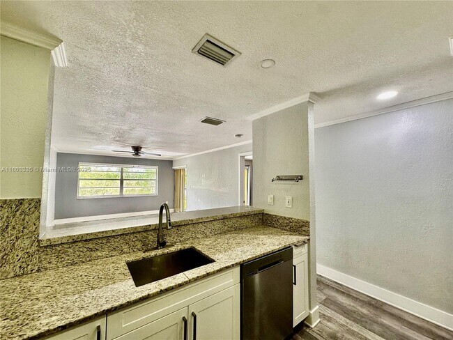Building Photo - 15430 SW 82nd Ln