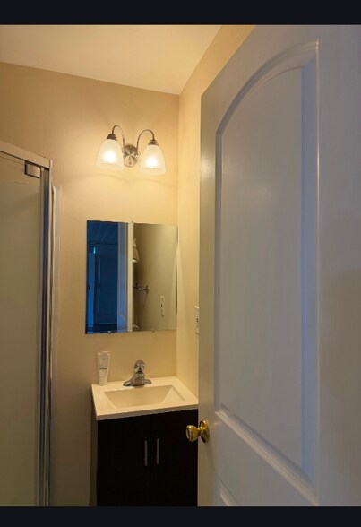 Building Photo - 1151 Viewpointe Blvd