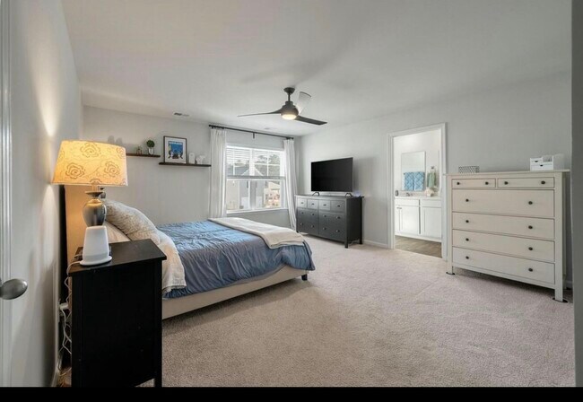 Building Photo - 307 Black Birch Dr
