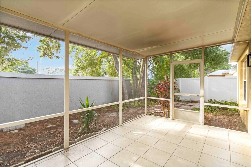 Building Photo - 1612 Summer Breeze Way