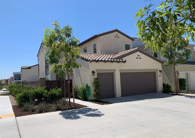 Building Photo - Beautiful Home 4bed/3 bath