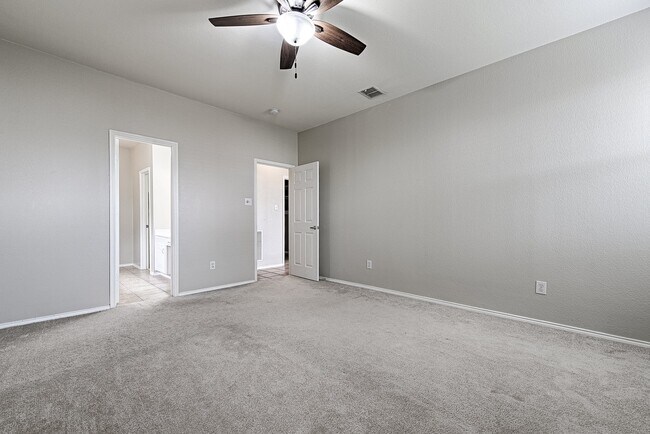 Building Photo - 2804 Hudson Crossing