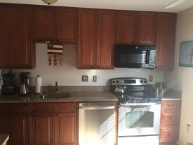 Building Photo - 8080 Sleepy View Ln