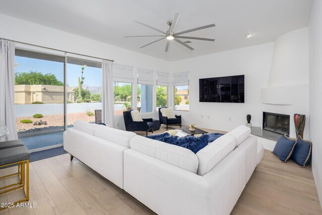 Building Photo - 25810 N Abajo Dr