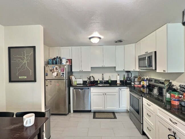 Building Photo - 217 Kent St