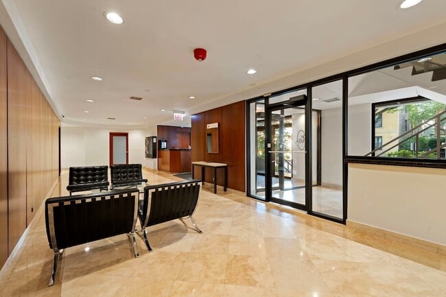 Building Photo - 1221 N Dearborn Pkwy