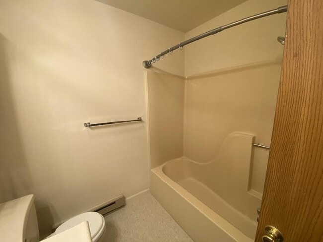 Building Photo - 214 Magnolia Dr