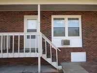 Building Photo - Kincaid Circle Apartments