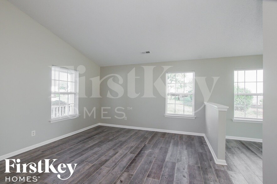 Building Photo - 9610 Rau Ct