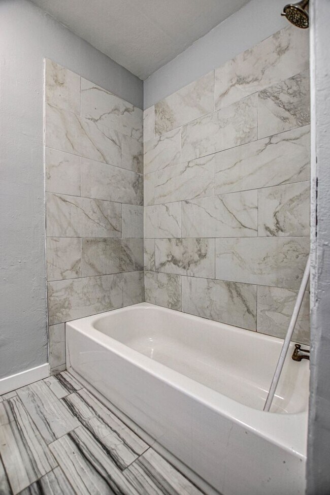 Building Photo - Vintage Ranch Home