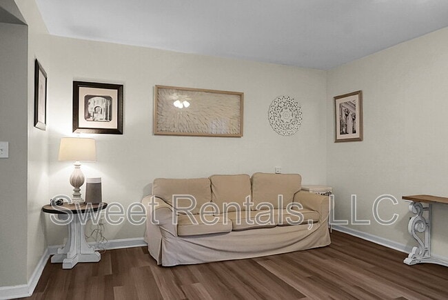 Building Photo - 733 Ralston Ct