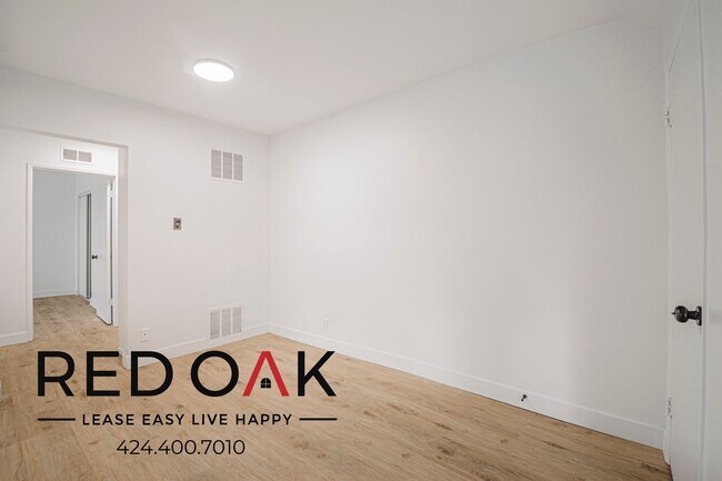 Building Photo - 812 Westbourne Dr