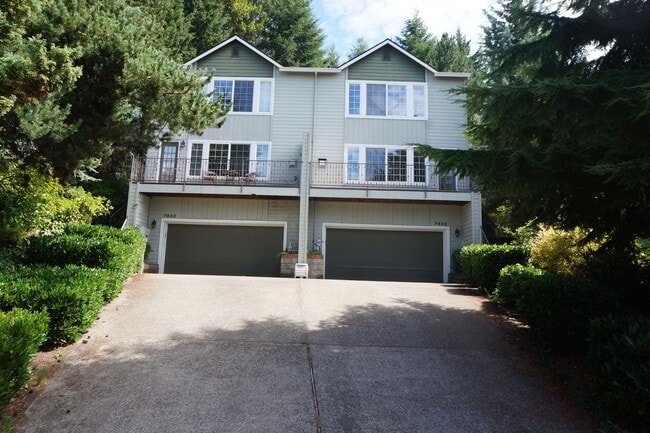 Primary Photo - SE Jewel! Spacious living!