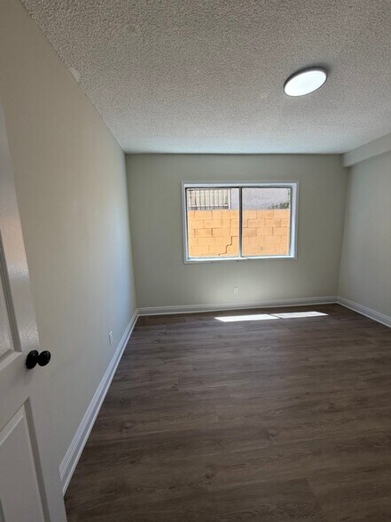 Building Photo - 2919 Carmona Ave