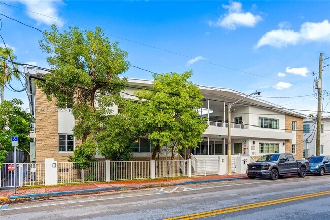 Building Photo - 7930 Tatum Waterway Dr