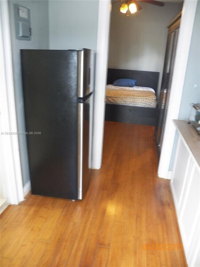 Building Photo - 600 N 35th Ave