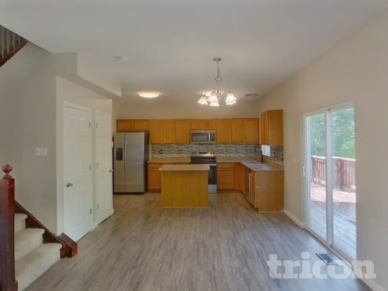 Building Photo - 6530 Latah Ln