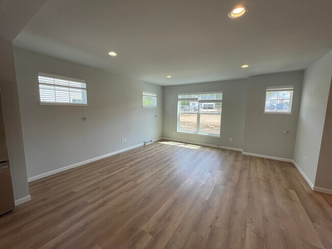 Building Photo - 2125 Spring Dreams Ln