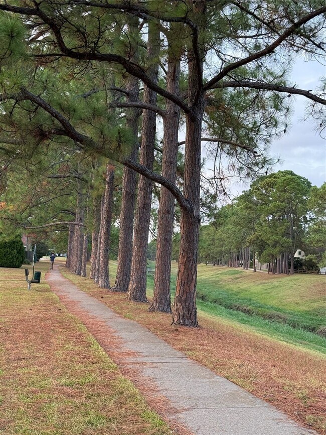 Building Photo - 16002 Havenhurst Dr