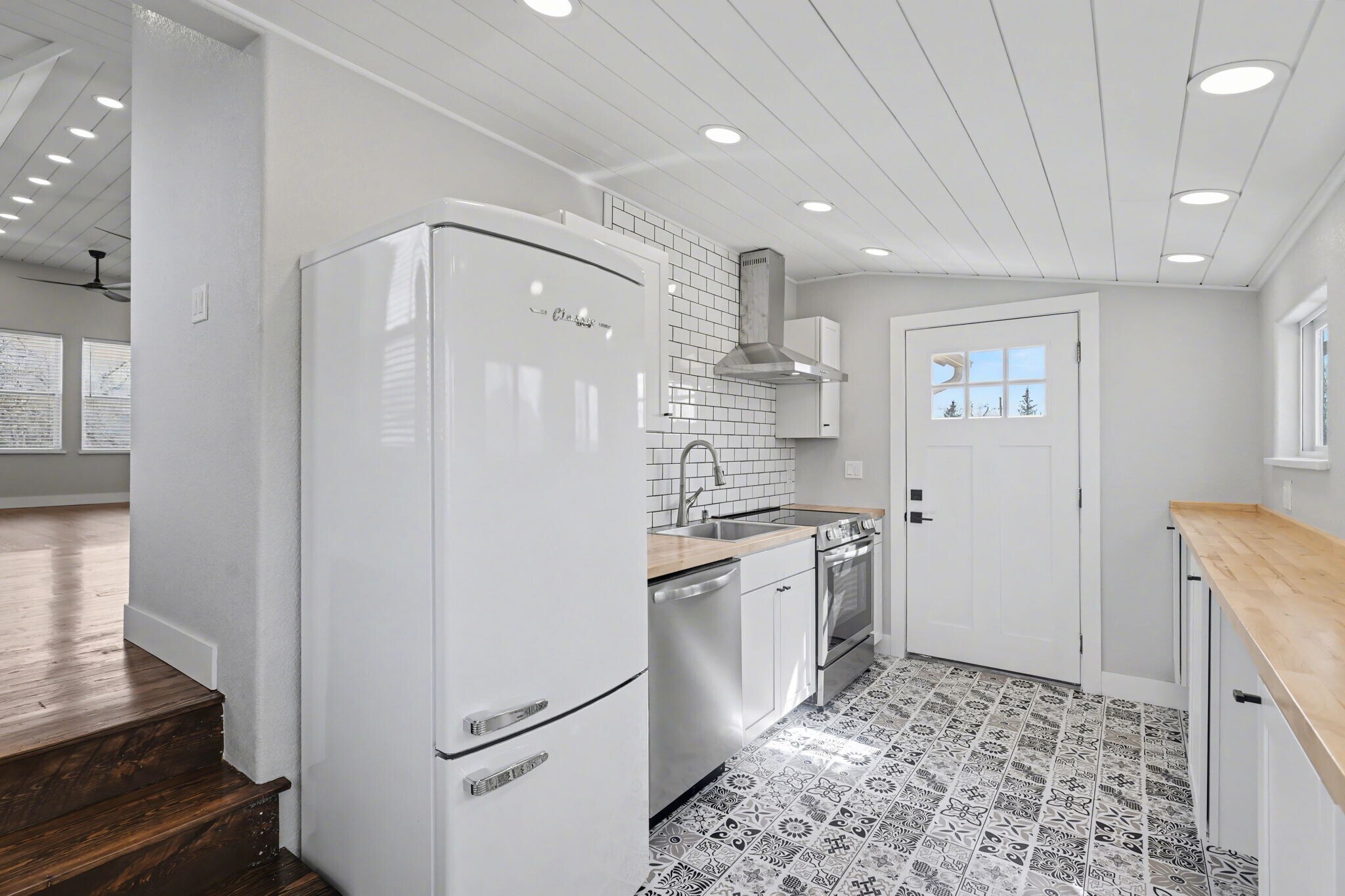 Building Photo - 1003 W Colorado Ave