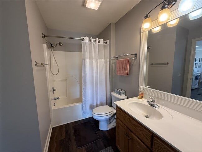 Building Photo - 119 Birkdale Ct
