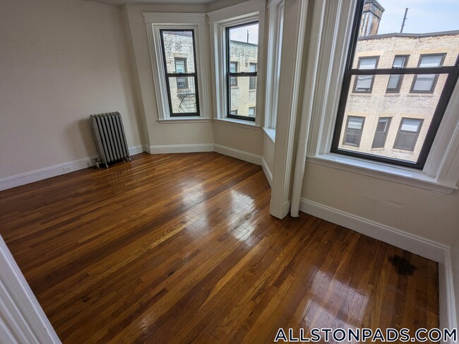 Building Photo - 1152 Commonwealth Ave