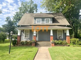 Building Photo - 105 Arrington Ave
