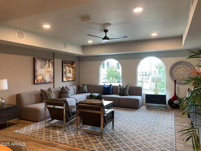 Building Photo - 2511 W Queen Creek Rd