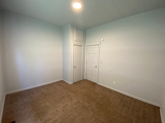 Building Photo - 725 N Kimball St